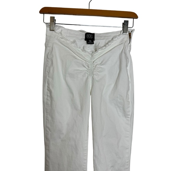 Urban Outfitters BDG Ruched V-Front Front Low Rise Flared Jeans White Womens 25 - Picture 6 of 15